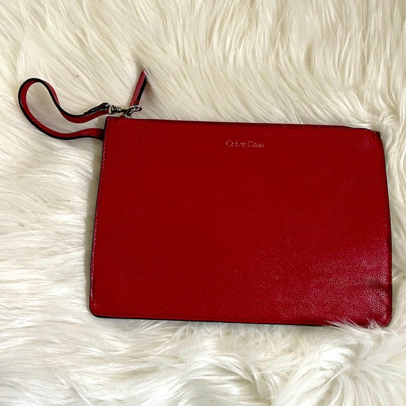 Calvin Klein red leather wallet / wristlet - Picture 1 of 6